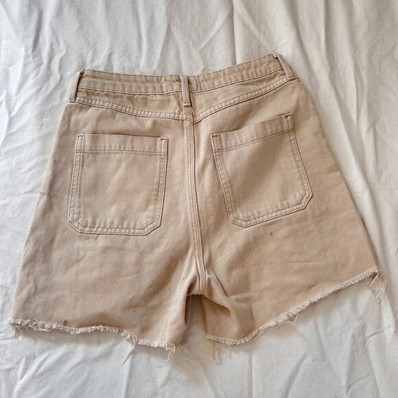 BDG Shorts - Picture 2 of 3